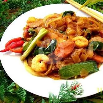 Kwetiau Goreng Ayam + Sosis